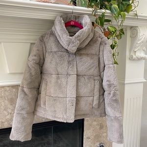 NWOT Abercrombie Faux Fur Mini Puffer LIGHT GREY Medium